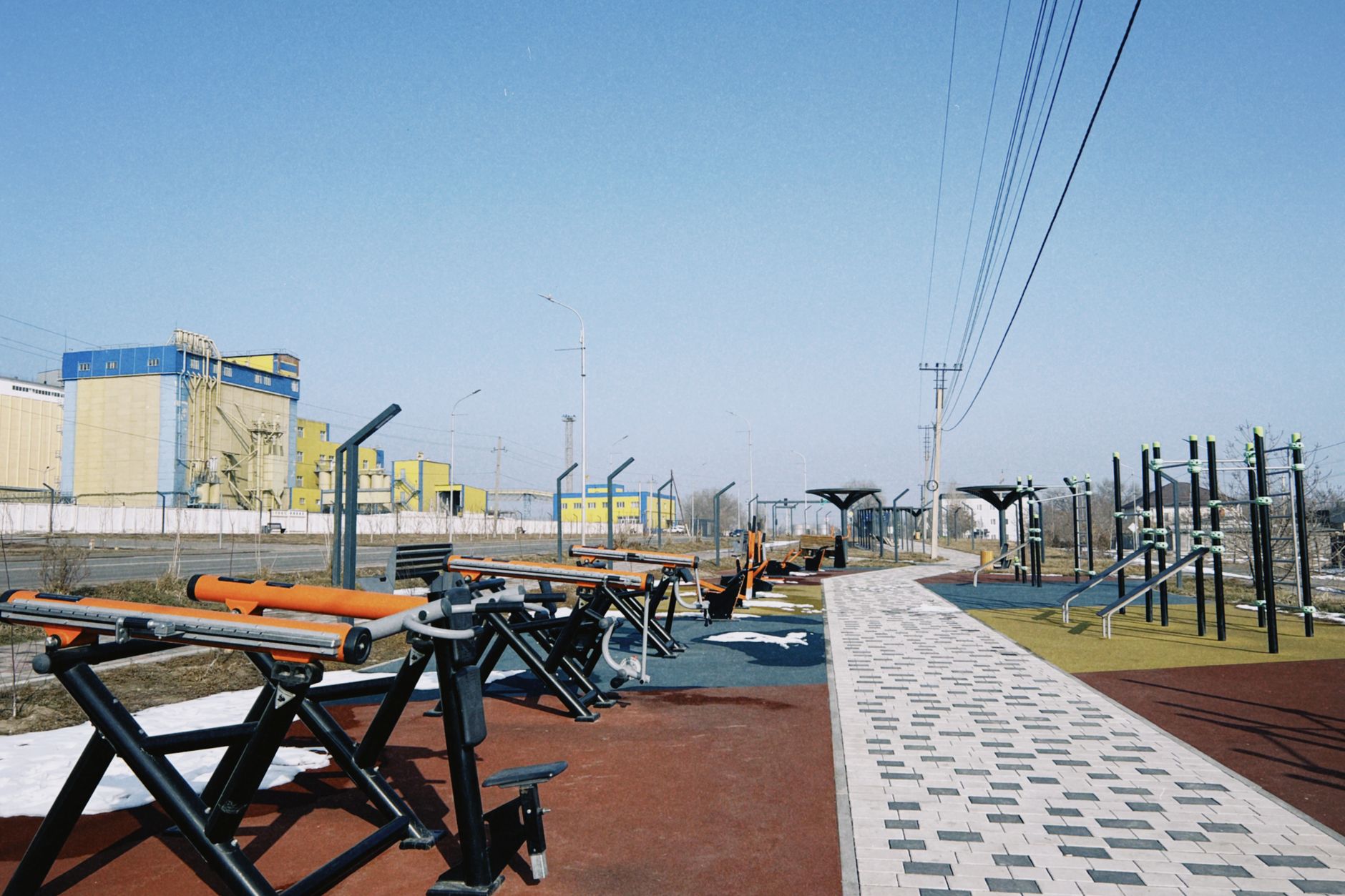 Outdoor training stations